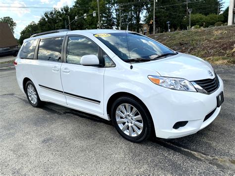 fuel: gas. . Craigslist toyota sienna for sale by owner